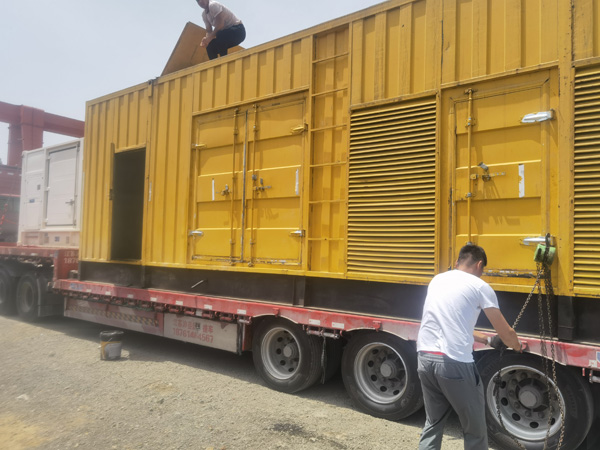 荥经除了负载情况和发动机维护，还有哪些因素会影响 200kw 柴油发电机的油耗？