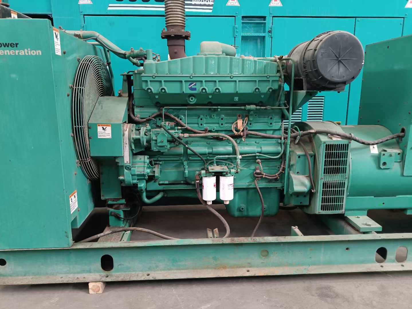 荥经过载会对 600kW 柴油发电机组造成哪些损害？