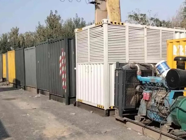 荥经200KW柴油发电机机组每小时油耗是多少？